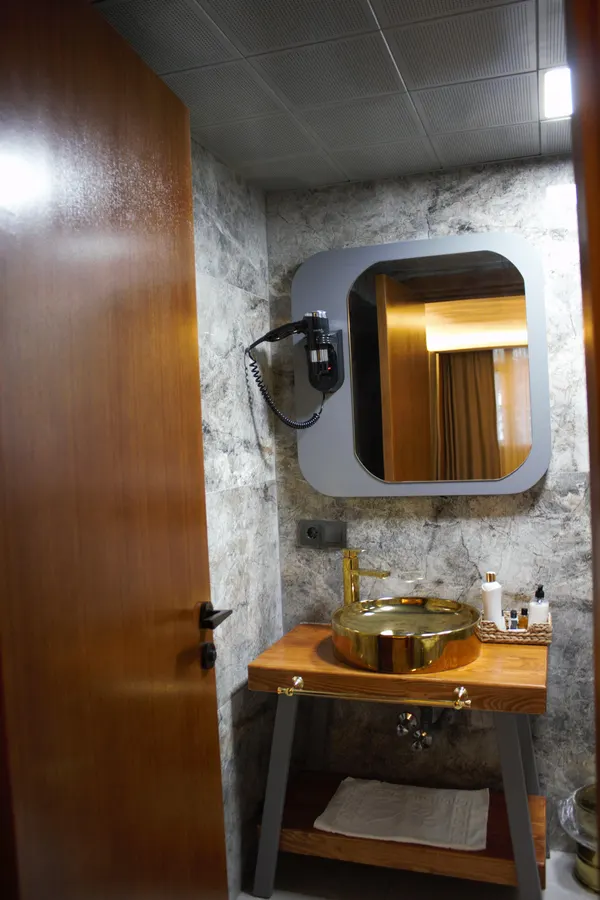 Diamond Elite Bornova Double Delux Oda 105 banyosu
